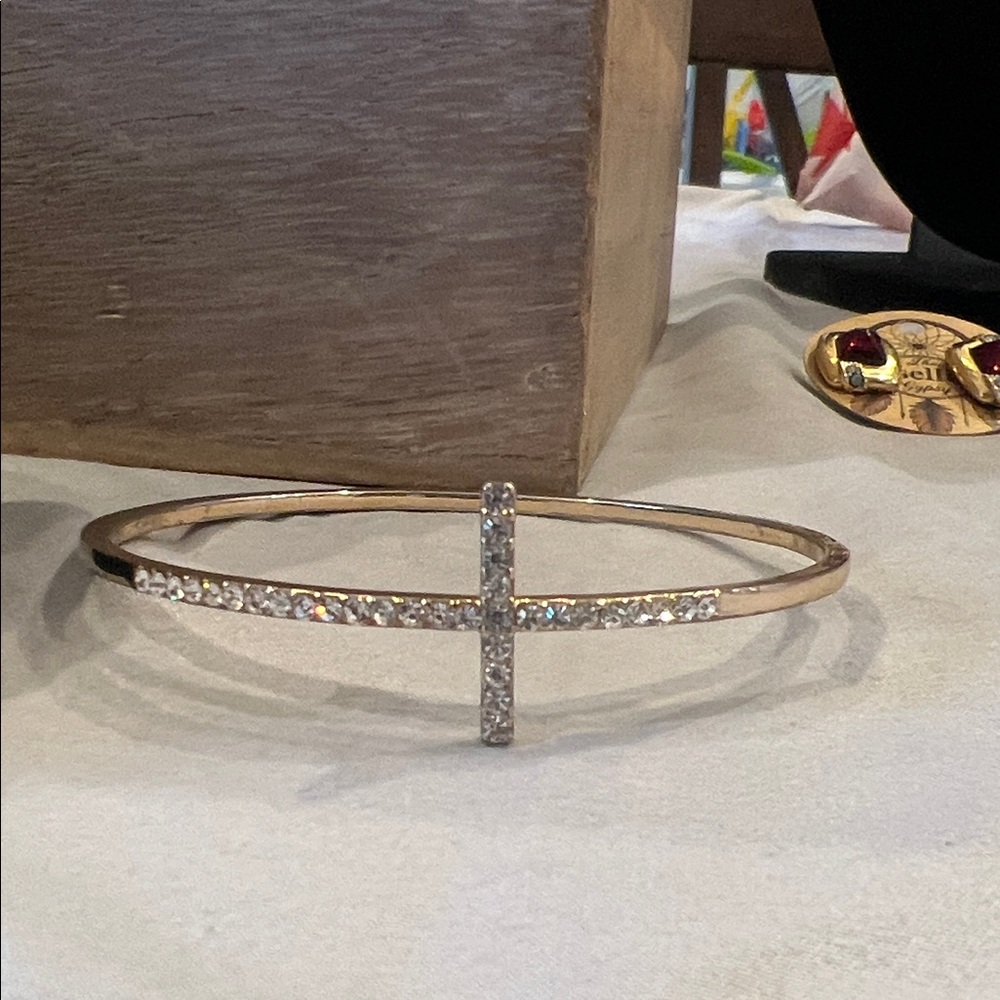 Elegant Gold Tone Cross Bangle